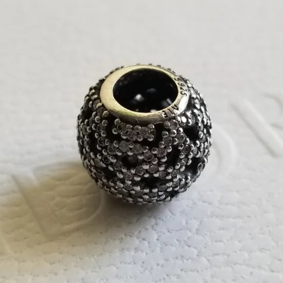 Pandora Shimmering Lace Charm - Picture 5 of 6